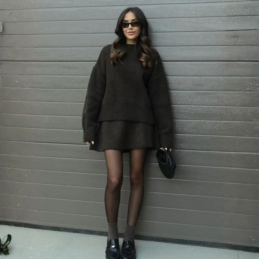 Ensemble douillet en maille avec pull et jupe