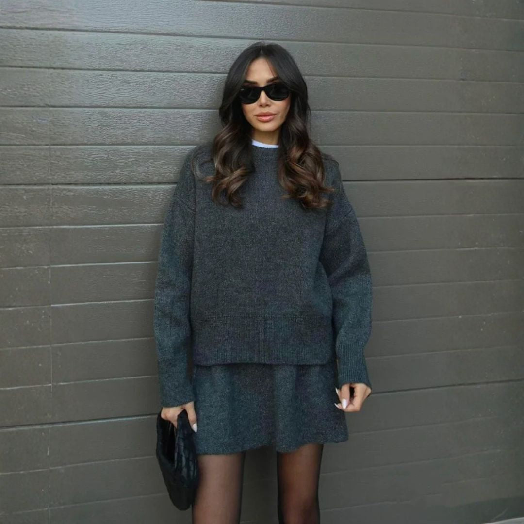 Ensemble douillet en maille avec pull et jupe