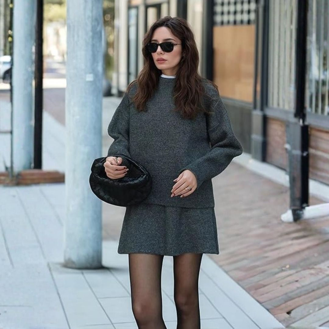 Ensemble douillet en maille avec pull et jupe