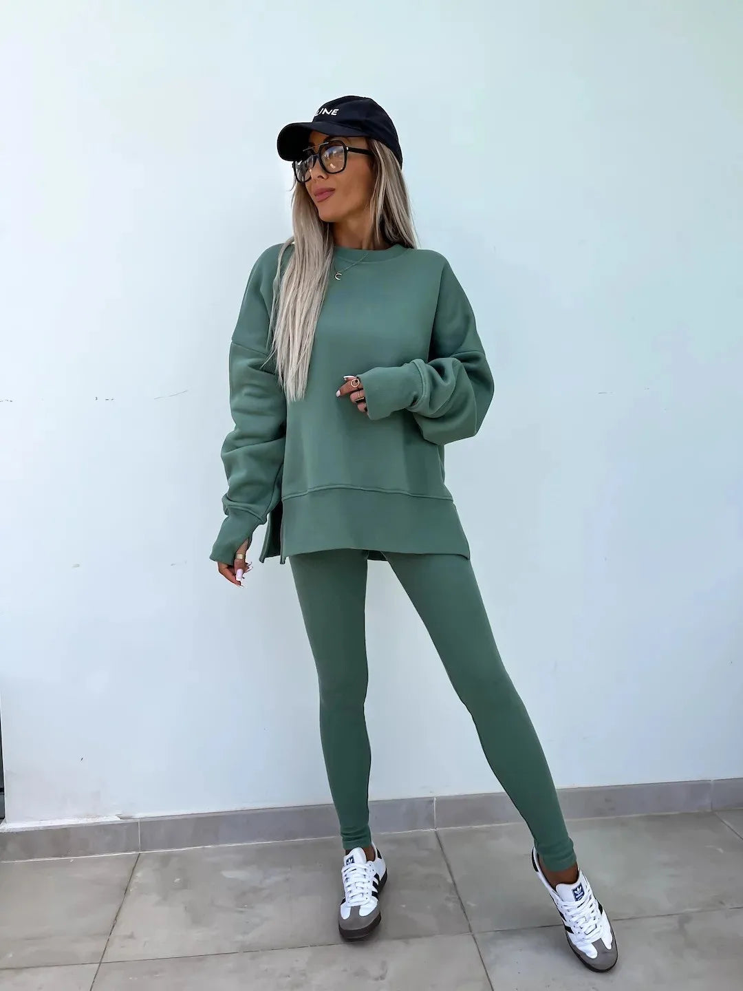 Ensemble coordonné avec sweat ample et leggings