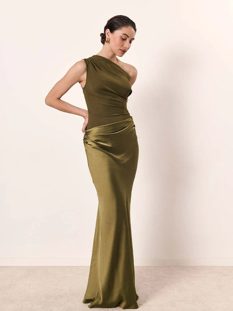 Robe longue asymétrique en satin