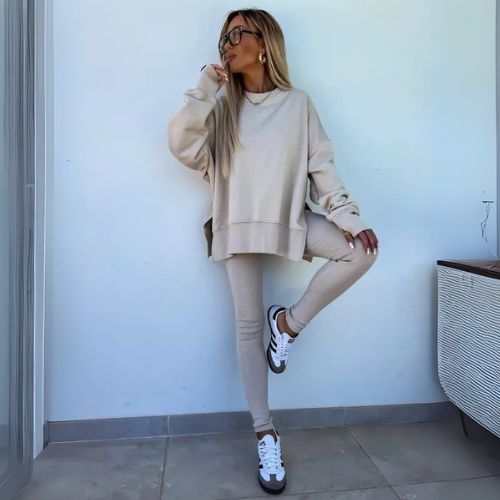 Ensemble coordonné avec sweat ample et leggings