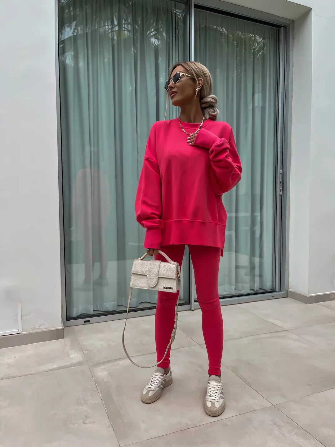 Ensemble coordonné avec sweat ample et leggings