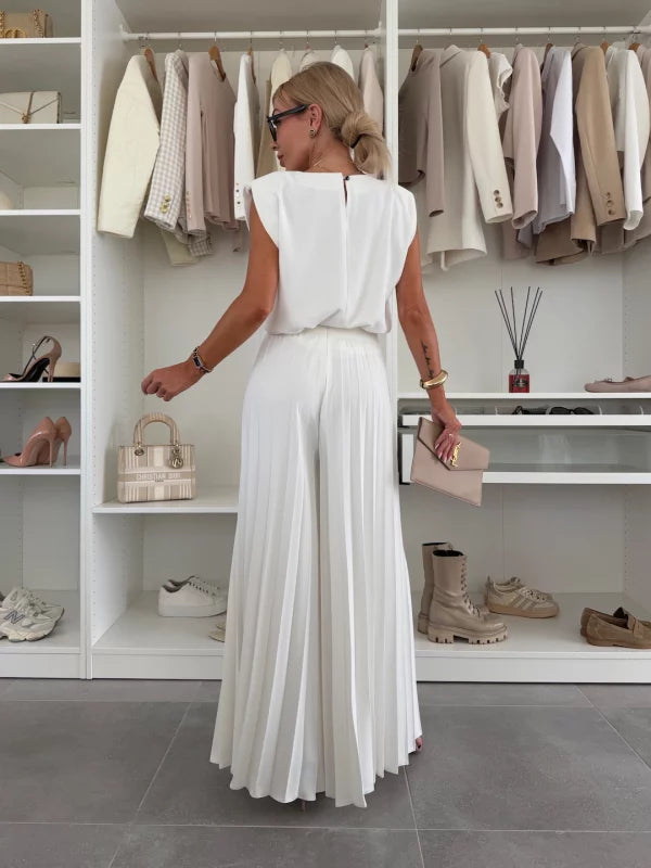 Ensemble Minimaliste: Haut Sans Manches et Pantalon Plissé