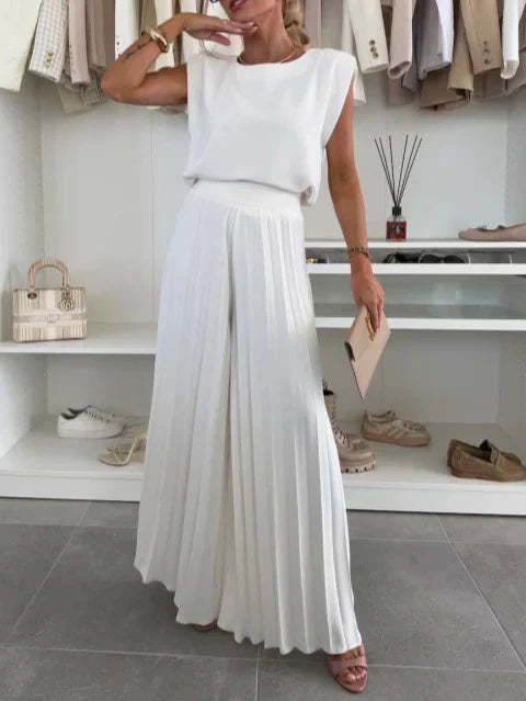 Ensemble Minimaliste: Haut Sans Manches et Pantalon Plissé