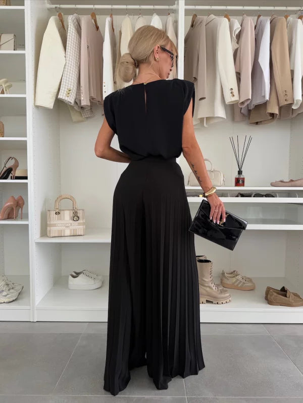 Ensemble Minimaliste: Haut Sans Manches et Pantalon Plissé